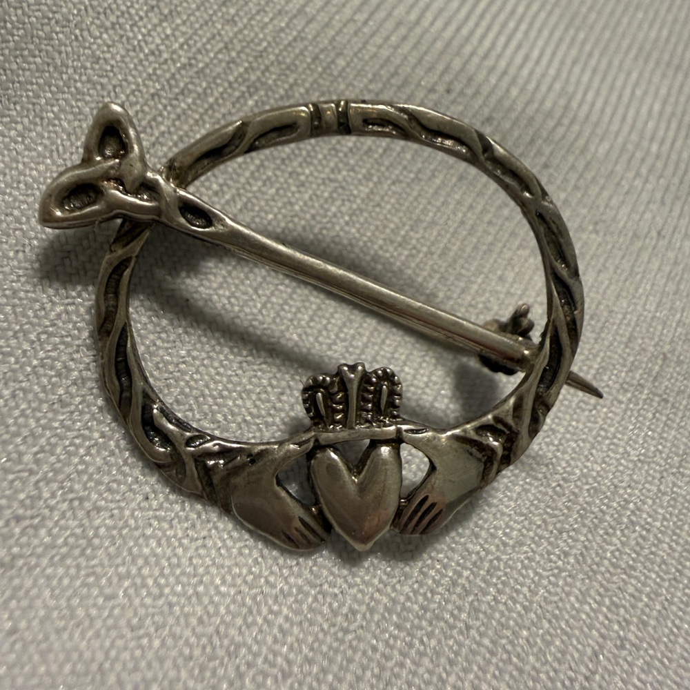 Silver Claddagh Brooch